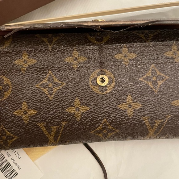 Authentic Louis Vuitton Sarah Wallet - Picture 6 of 9
